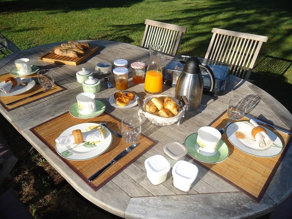 Bed and Breakfast Domaine De Lamassas Hautefage-la-Tour Екстер'єр фото