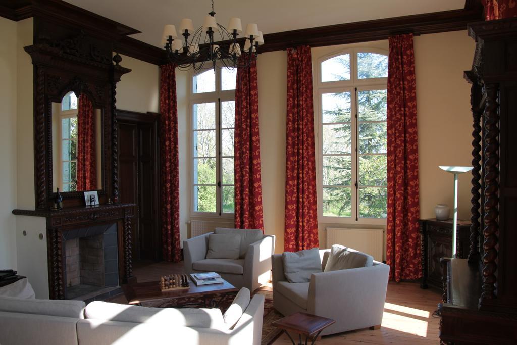 Bed and Breakfast Domaine De Lamassas Hautefage-la-Tour Екстер'єр фото